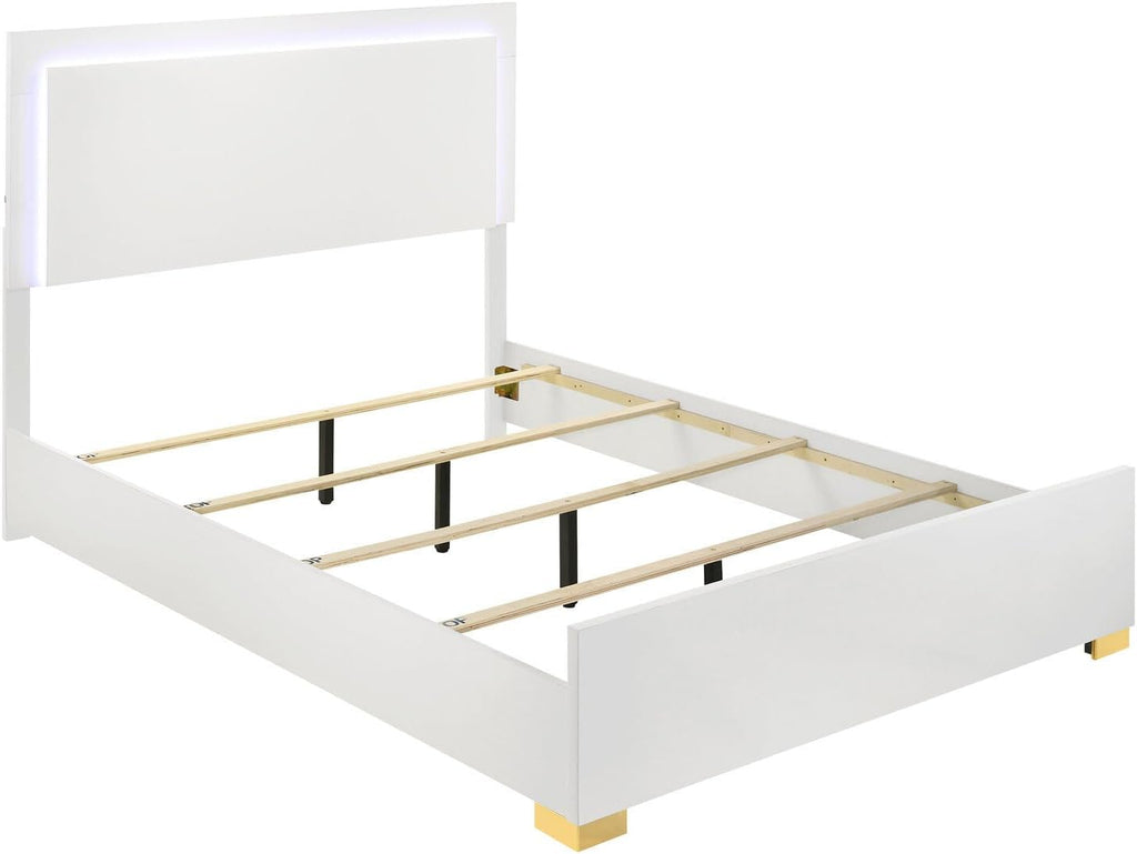 HomeStock Old World Charm 4-Piece Eastern King Bedroom Set White