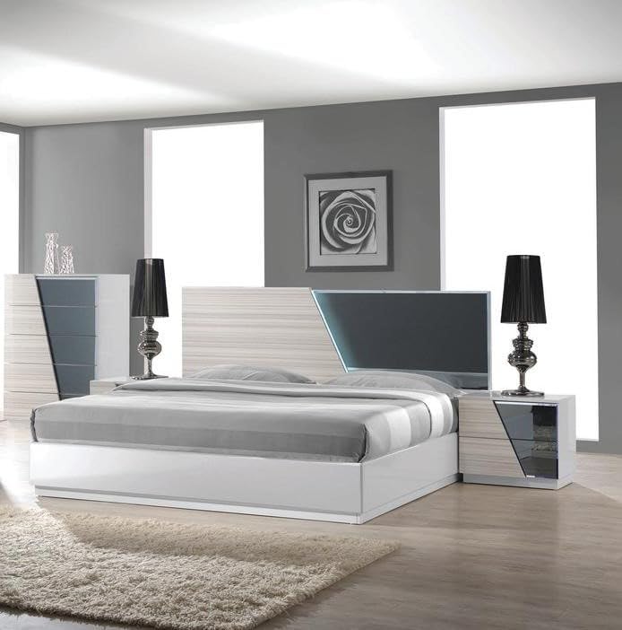 Modern Lacquer Wood 3pc Bedroom Set, California King Platform Bed with 2 Nightstand, LED Headboard, Zebra Gray