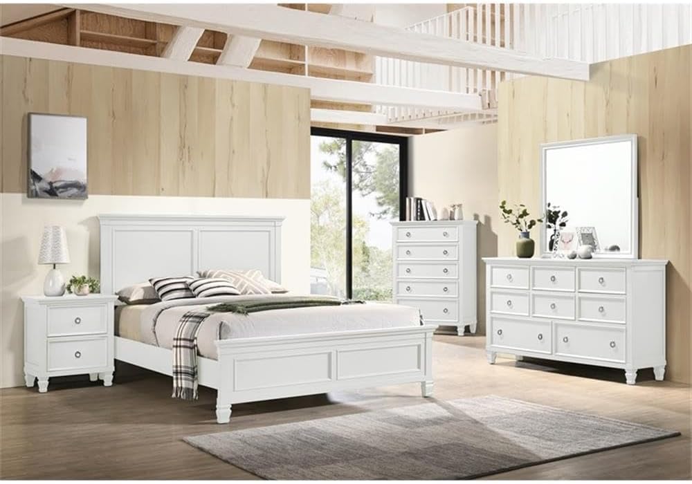 New Classic Tamarack 4-Piece Wood King Bedroom Set with Nightstand in White