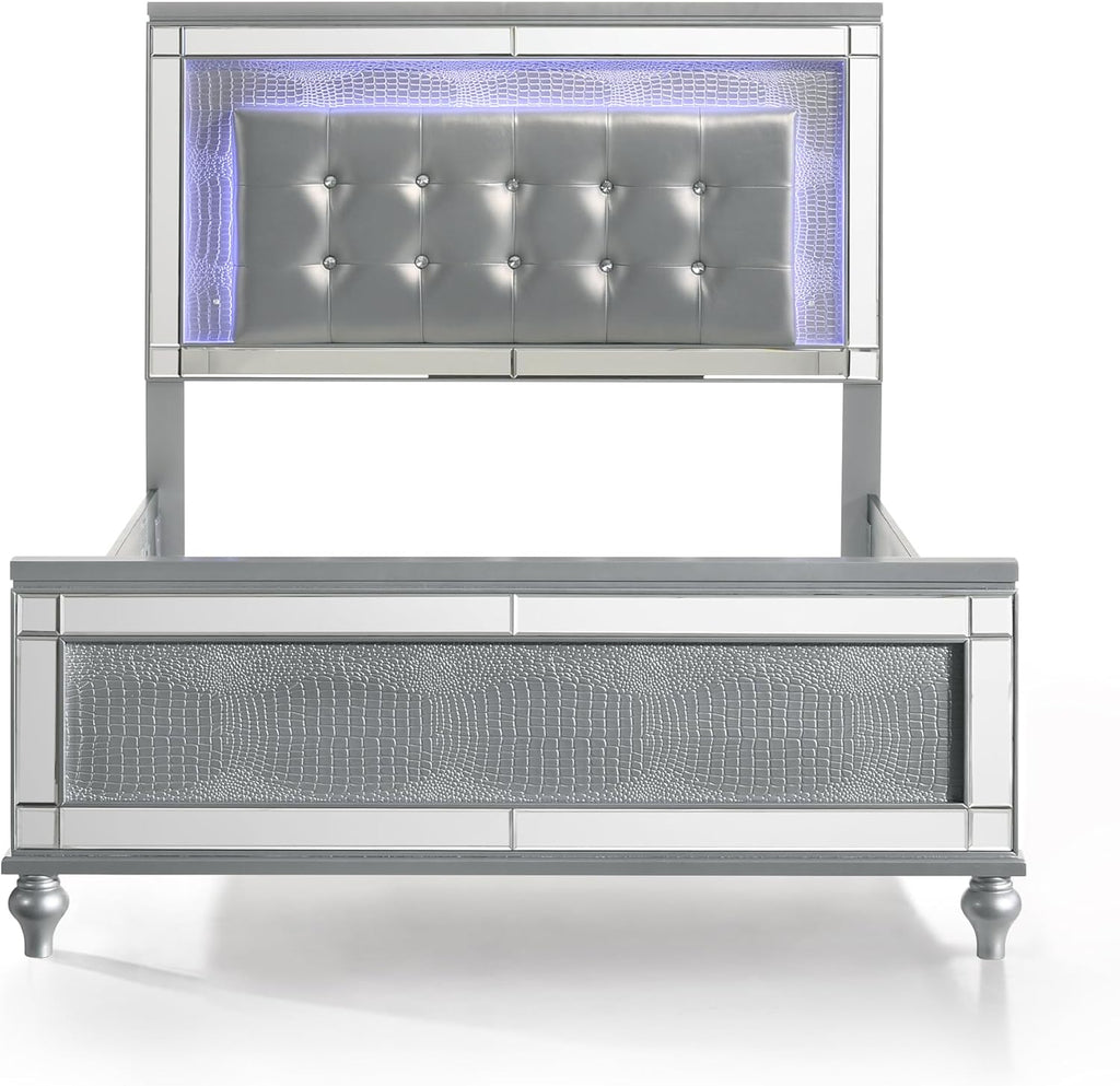 New Classic Furniture Valentino Wood Full Bed, Silver