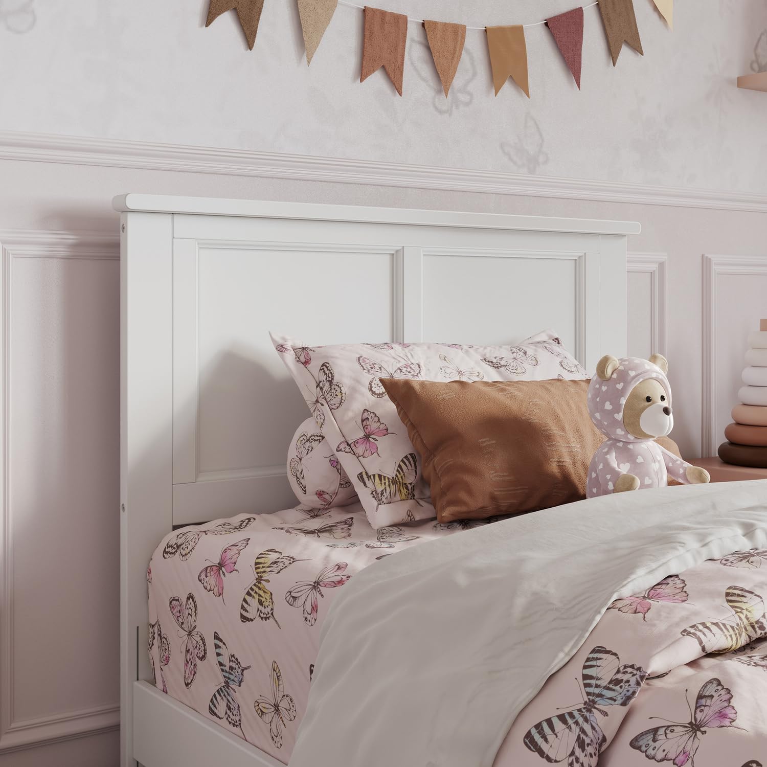 HomeStock Victorian Headboard with USB Charger Wood Panel Design Metal Bed Frame Compatible White/Twin