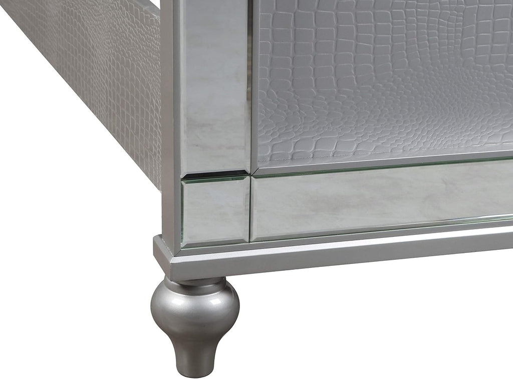 New Classic Furniture Valentino Wood Queen Bed, Silver