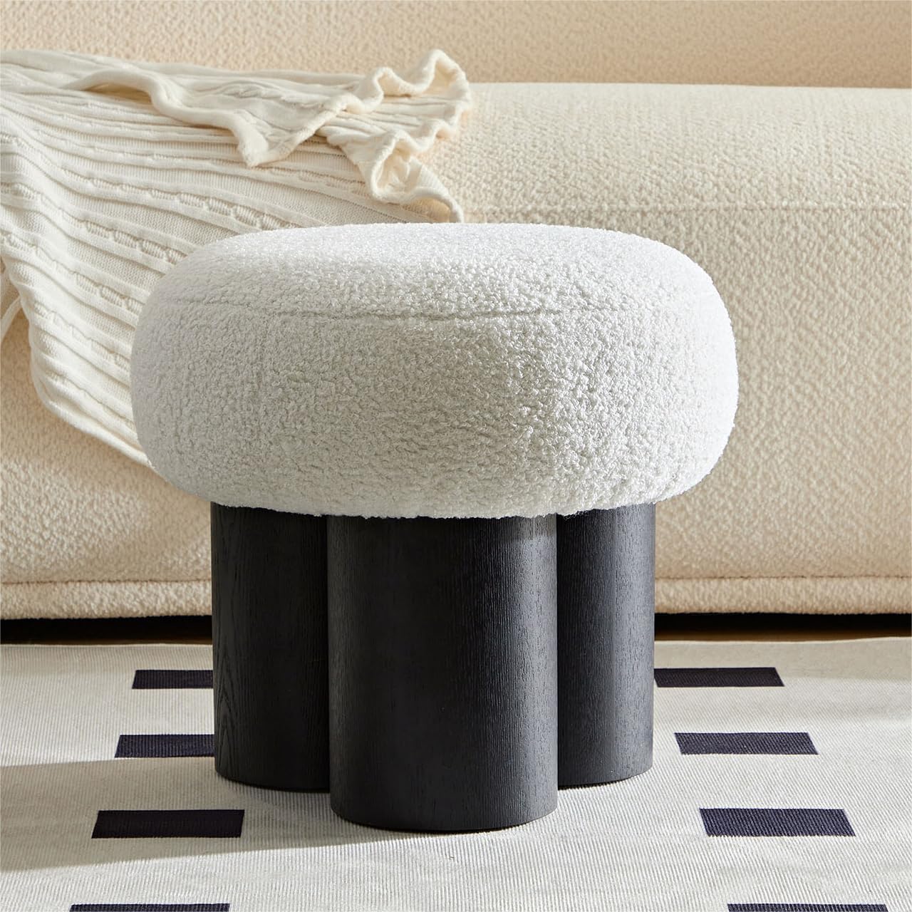 Living Room Ottoman Foot Stool, 17' Round Mid Century Modern Ottoman with Bouclé Teddy Fabric & Solid Wood Legs, Entryway Foot Rest for Couch, Vanity Seat, Bedroom Bench (Black& White)