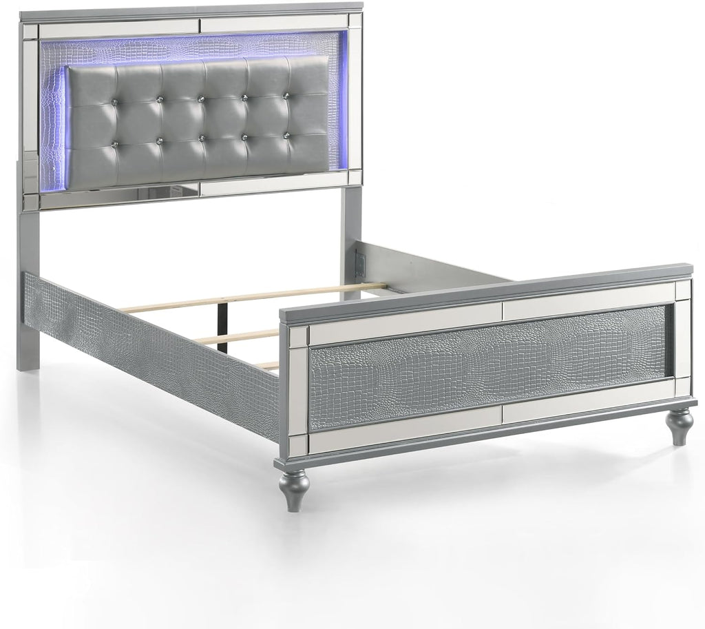 New Classic Furniture Valentino Wood Full Bed, Silver