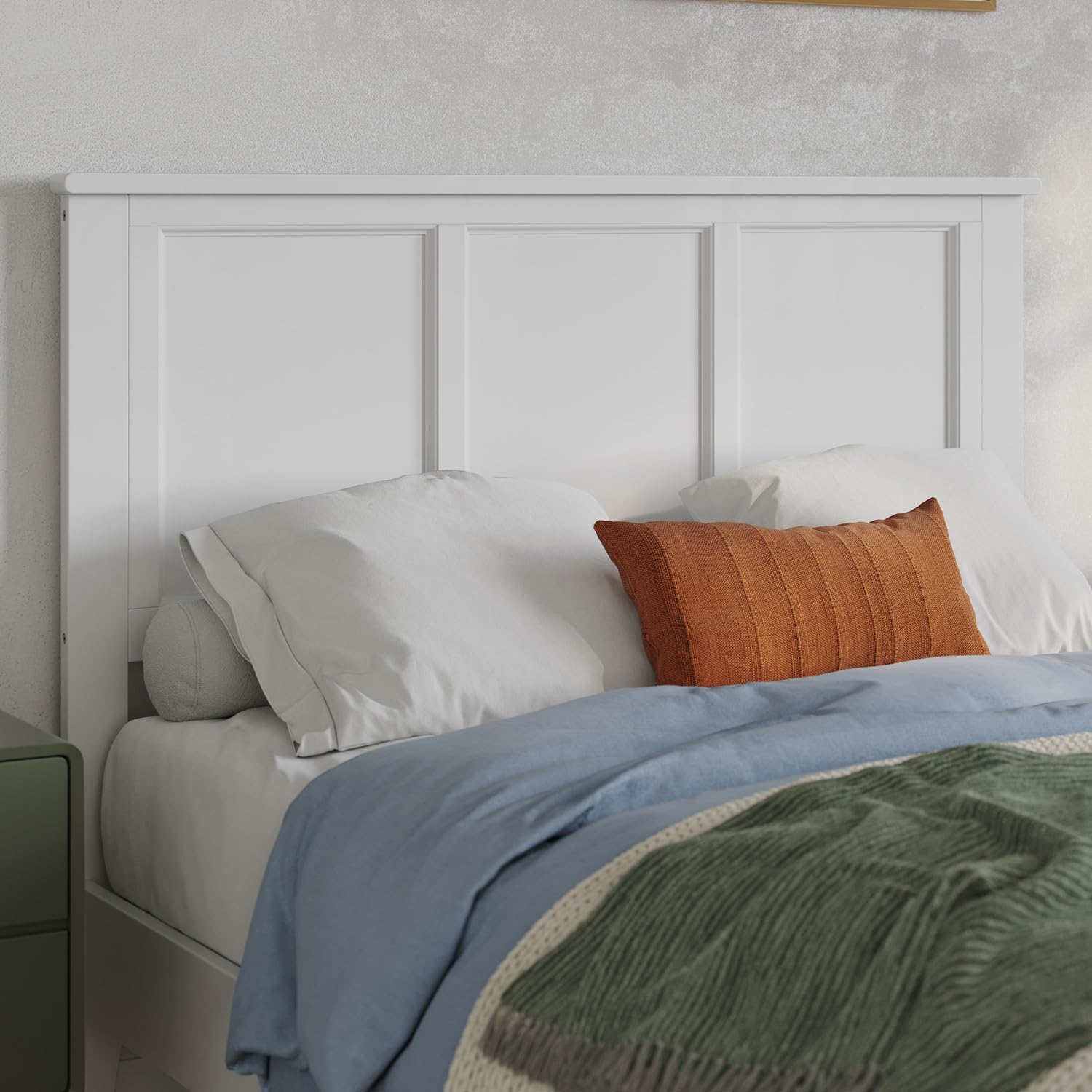 HomeStock Victorian Headboard with USB Charger Wood Panel Design Metal Bed Frame Compatible White/Full