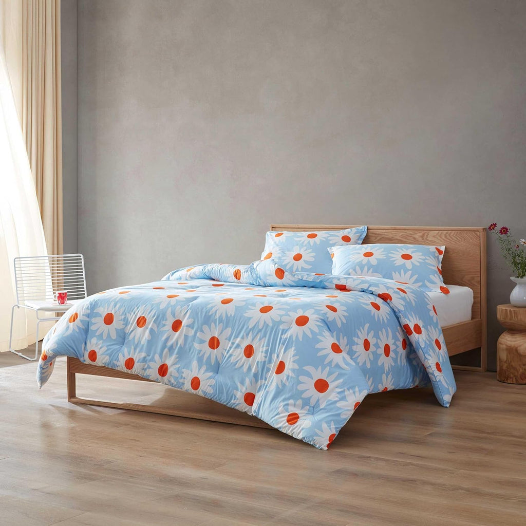 Marimekko - King Comforter Set, 100% Cotton Bedding with a Naturally Soft Feel, Lightweight for Year Round Comfort, 3 Piece Bed Set with Matching Pillowcases (Rakastaa El Rakasta Blue)