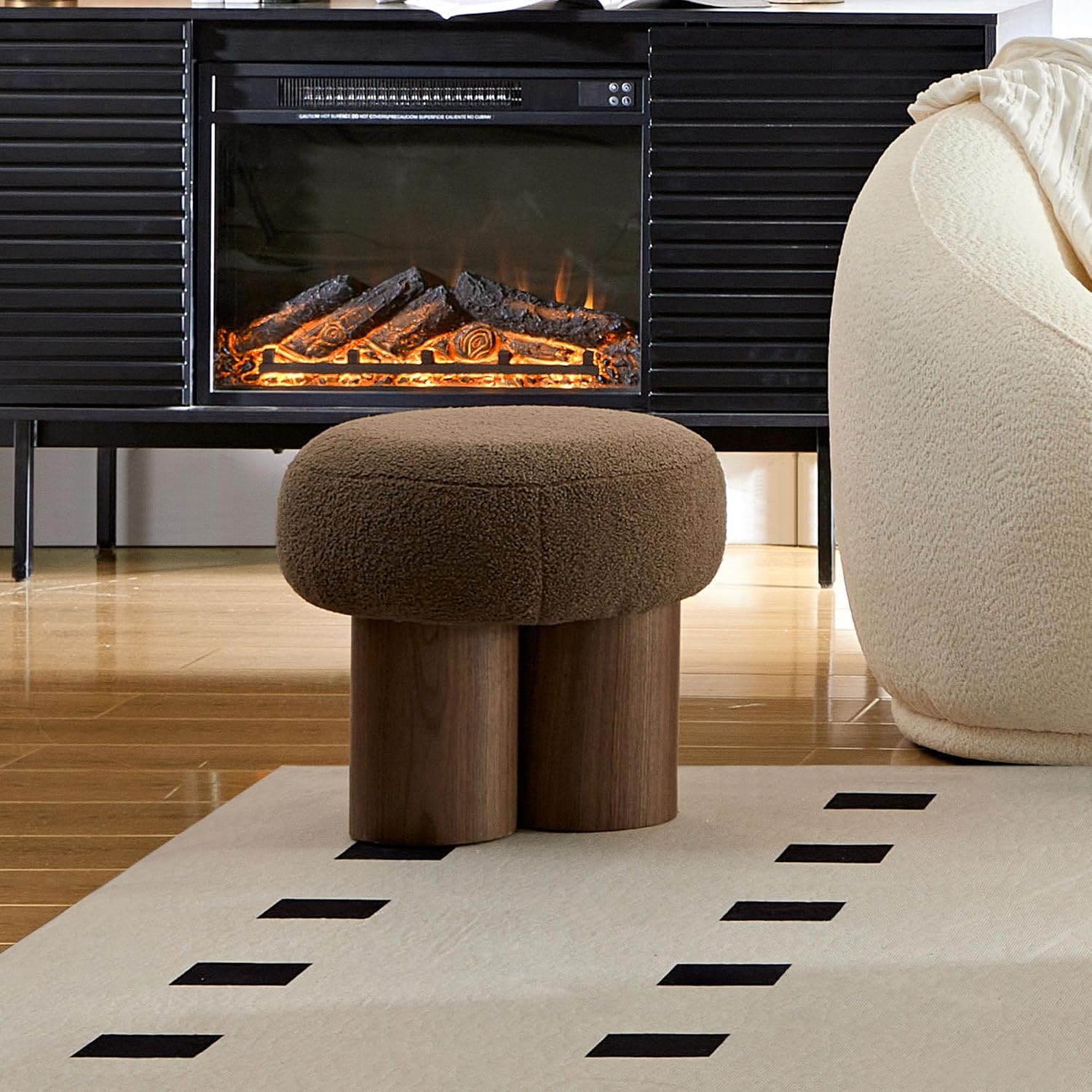 Living Room Ottoman Foot Stool, 17' Round Mid Century Modern Ottoman with Bouclé Teddy Fabric & Solid Wood Legs, Entryway Foot Rest for Couch, Vanity Seat, Bedroom Bench (Camel)