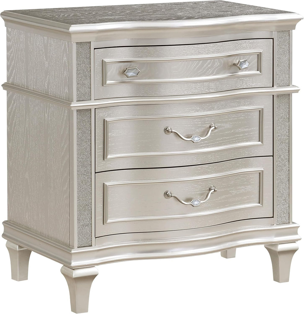GOWE Evangeline Silver Oak 4-Piece Eastern King Bedroom Set