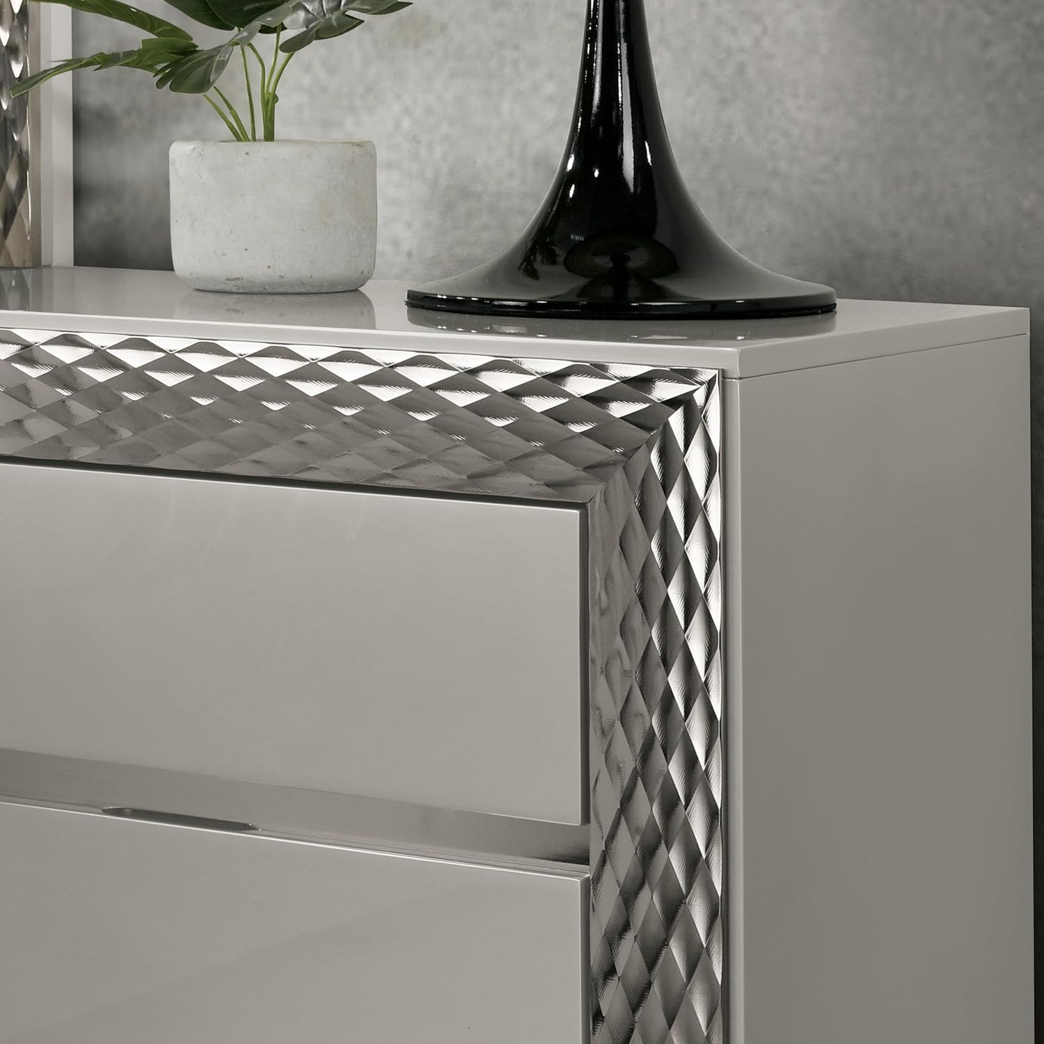 Furniture of America Racken Glam Solid Wood 6-Piece Bedroom Set with LED on Chevron Headboard, Plinth Base, Silver Molding, Metal Side Glide, Felt-Lined Top Drawer, No Box Spring Needed, King, Gray