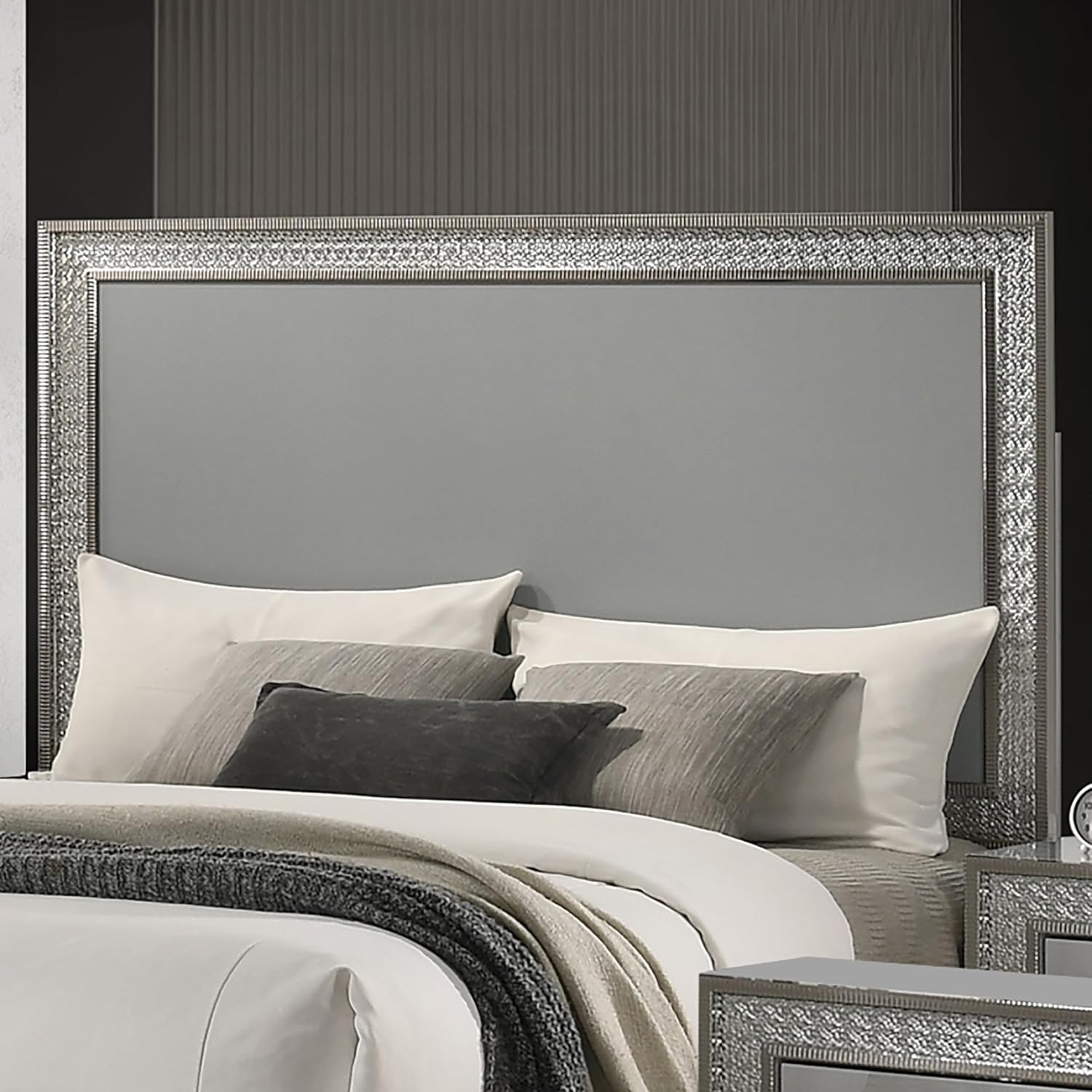 Furniture of America Kiria Glam Solid Wood 3-Piece Bedroom Set with Platform Bed, Metallic Scale Molding Trim and Felt-Lined Top Drawer on Nightstand, No Box Spring Needed, King, Metallic Gray