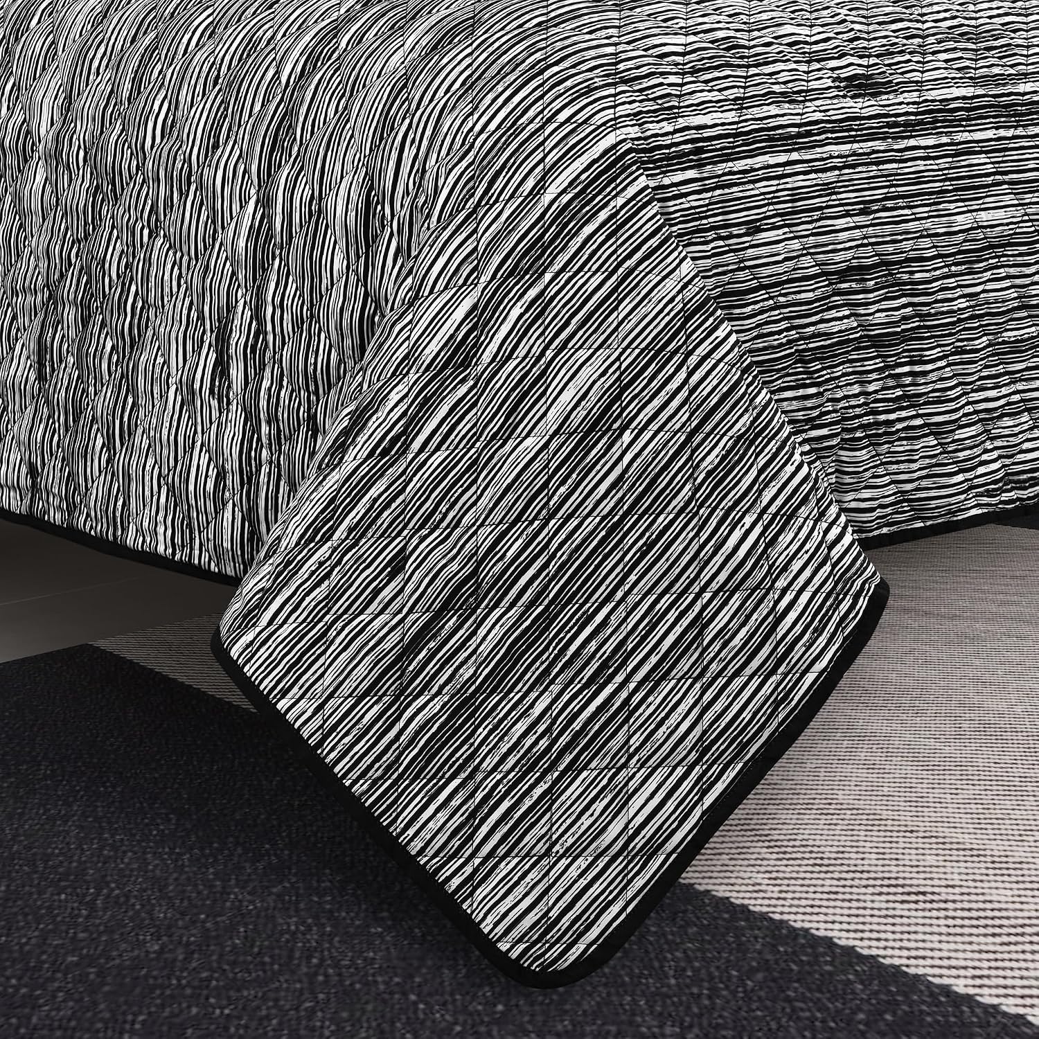 Royal Court Dalton - Black Twin/Twin XL 2PC. Quilt Set