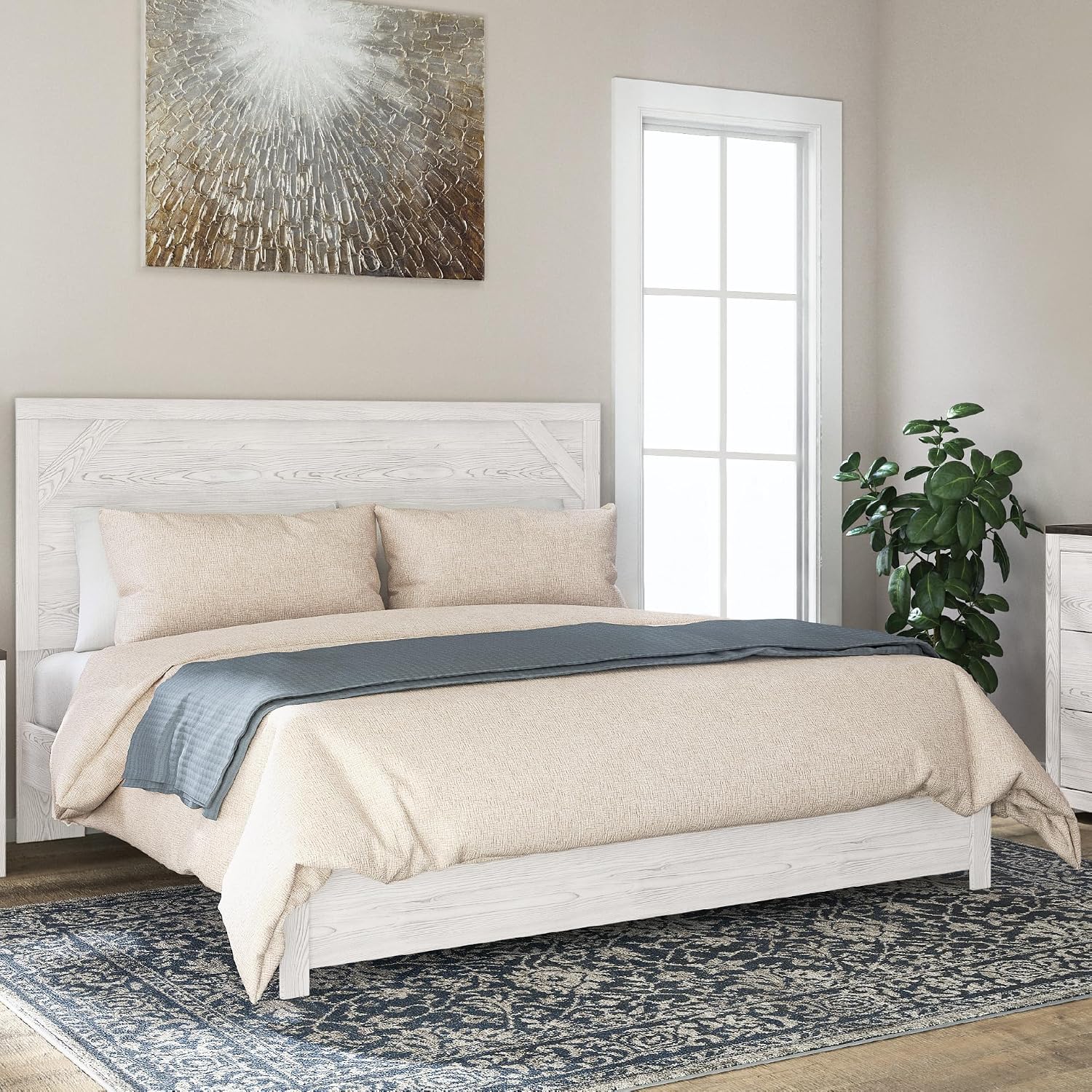 Signature Design by Ashley Gerridan Vintage King Panel Bed with Metal Slats, Foundation or Box Spring Needed, White