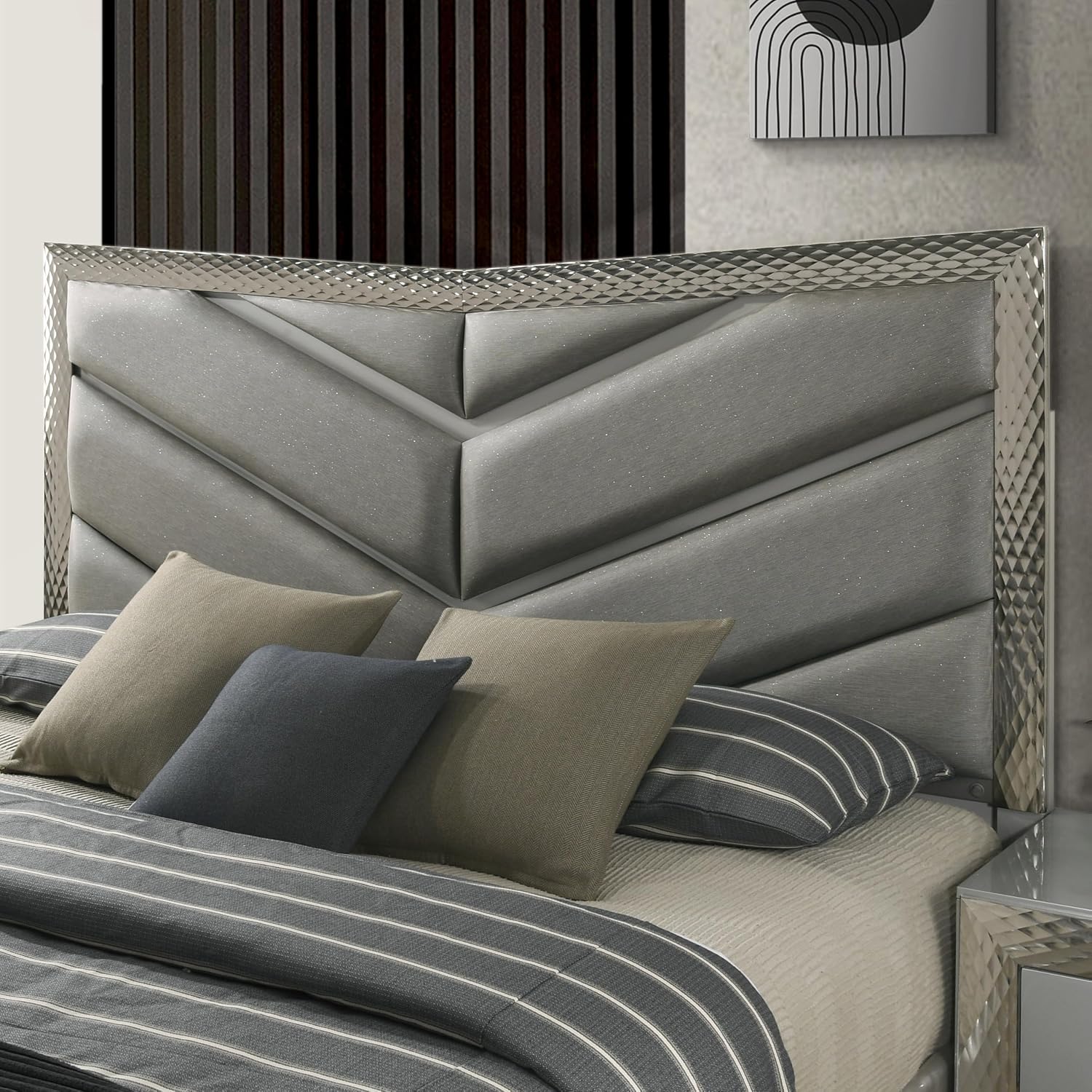 Furniture of America Racken Glam Solid Wood 6-Piece Bedroom Set with LED on Chevron Headboard, Plinth Base, Silver Molding, Metal Side Glide, Felt-Lined Top Drawer, No Box Spring Needed, King, Gray