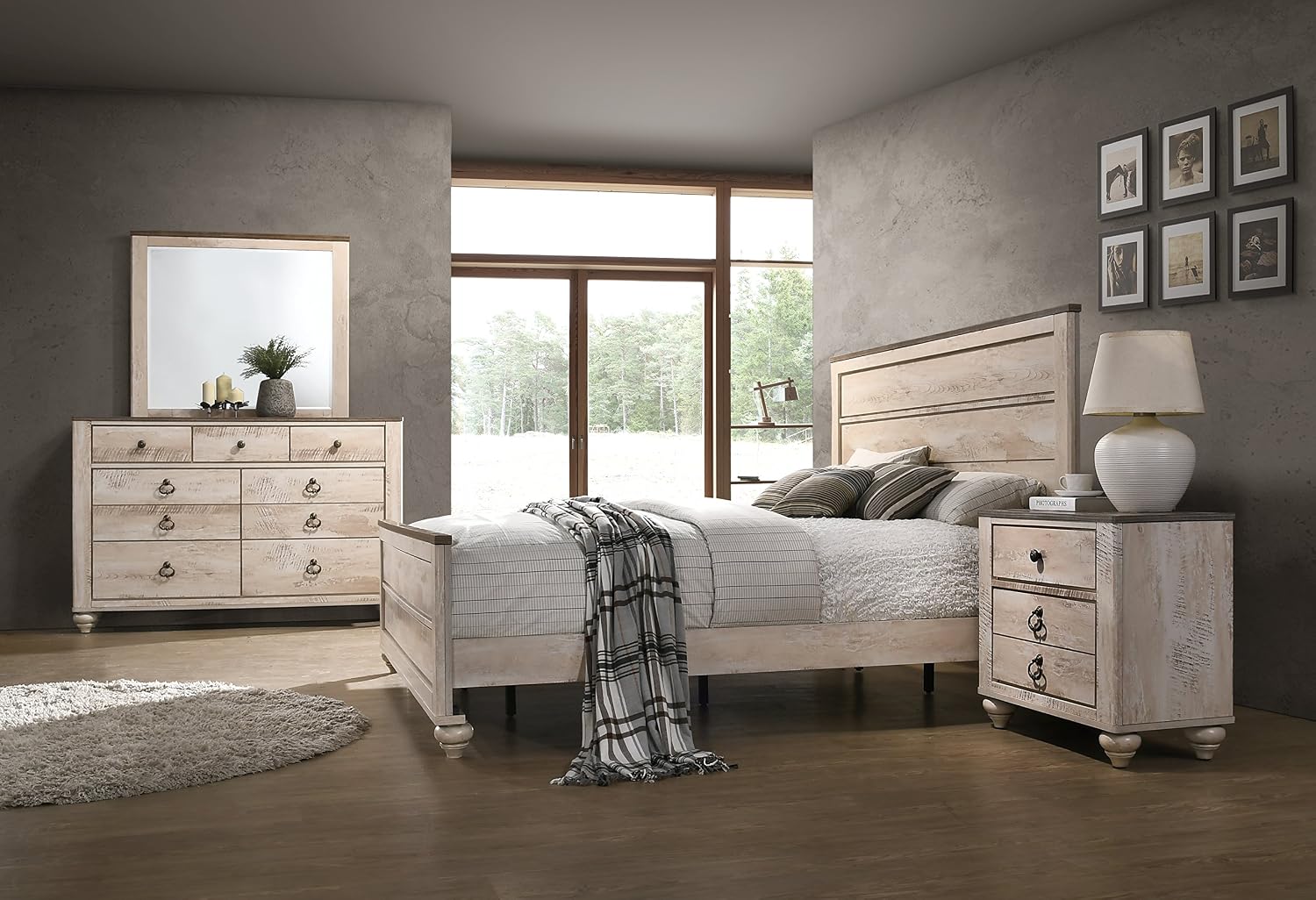Contemporary White Wash Finish 4-Piece Bedroom Set-King Bed, Dresser, Mirror and Nightstand