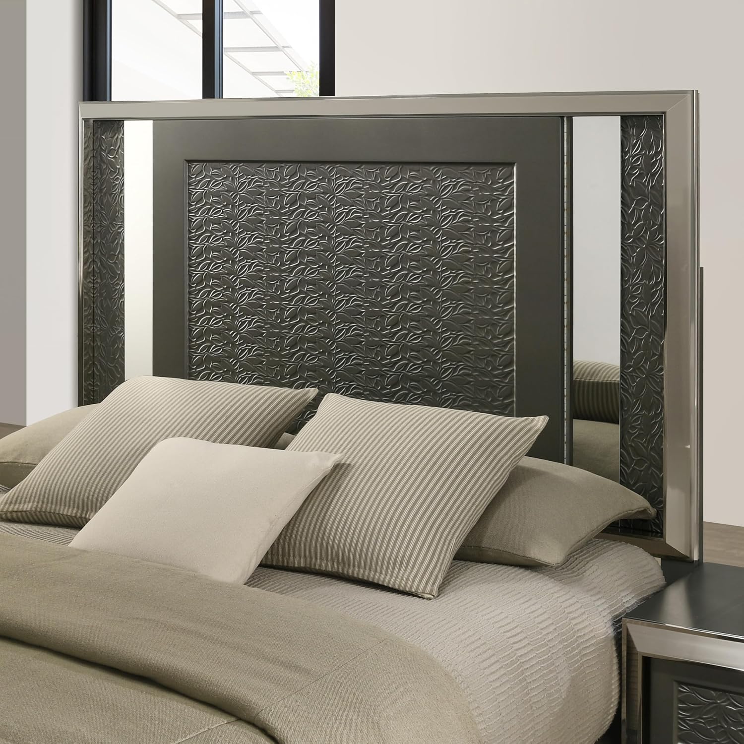 Furniture of America Uself Modern Solid Wood 6-Piece Bedroom Set with LED on Headboard and Mirror, Silver Bracketed Feet, Leaf Pattern Molding, No Box Spring Needed, King, Dark Gray